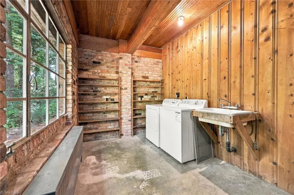 345 Lindley Avenue Asheboro, NC 27203
