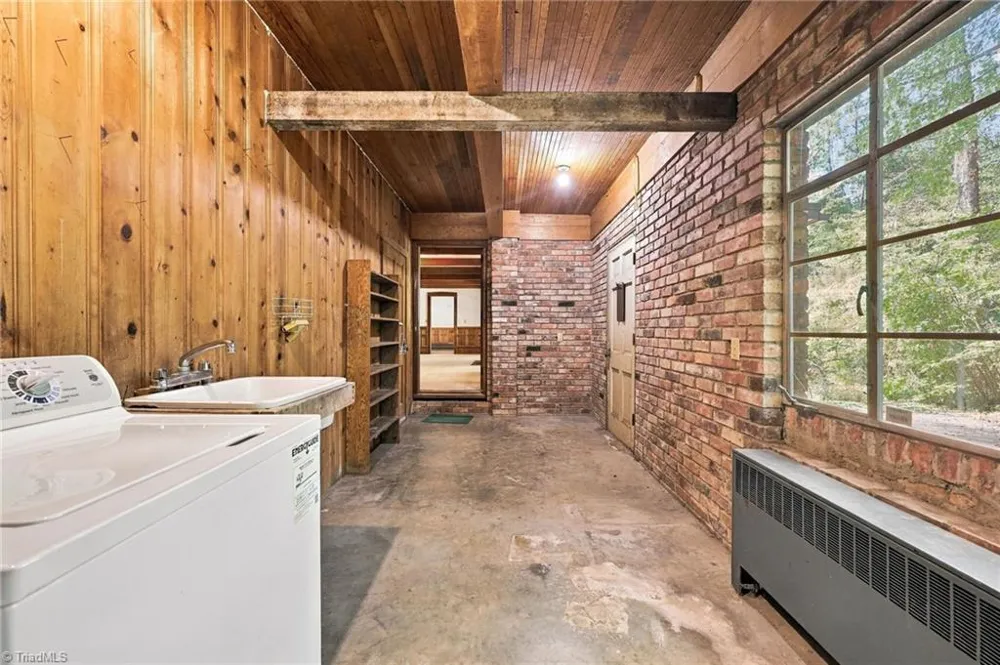 345 Lindley Avenue Asheboro, NC 27203