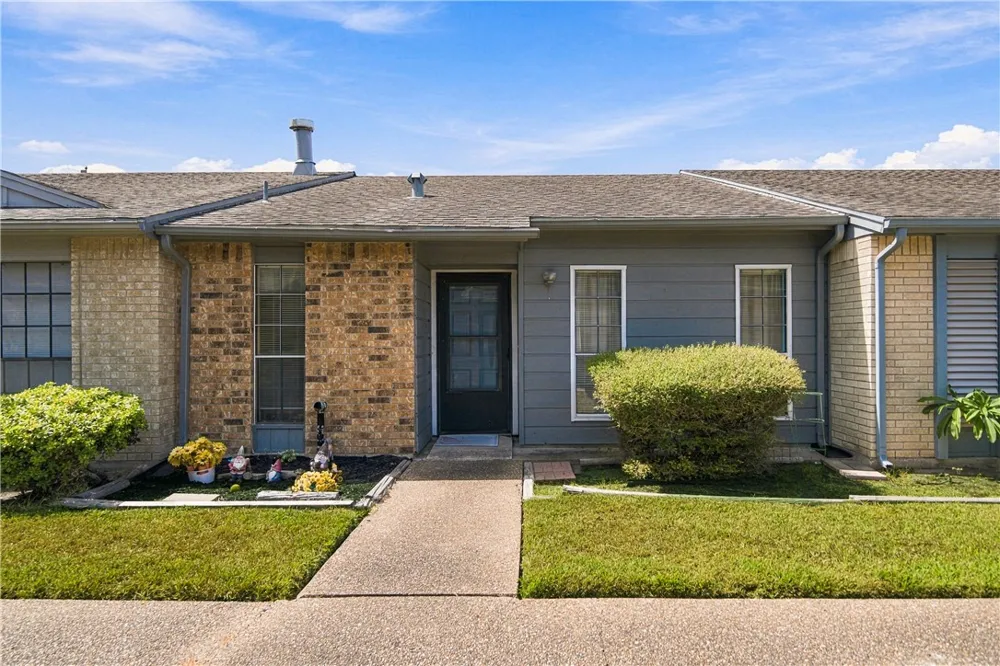 1818 Rodd Field #I5 Corpus Christi, TX 78412