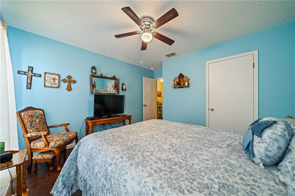 1818 Rodd Field #I5 Corpus Christi, TX 78412