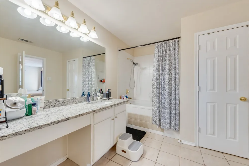 13529 Lost Spurs Road Fort Worth, TX 76262