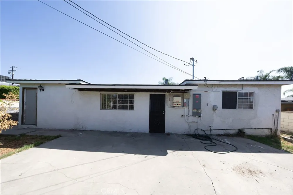 1047 Calaveras Avenue Ontario, CA 91764