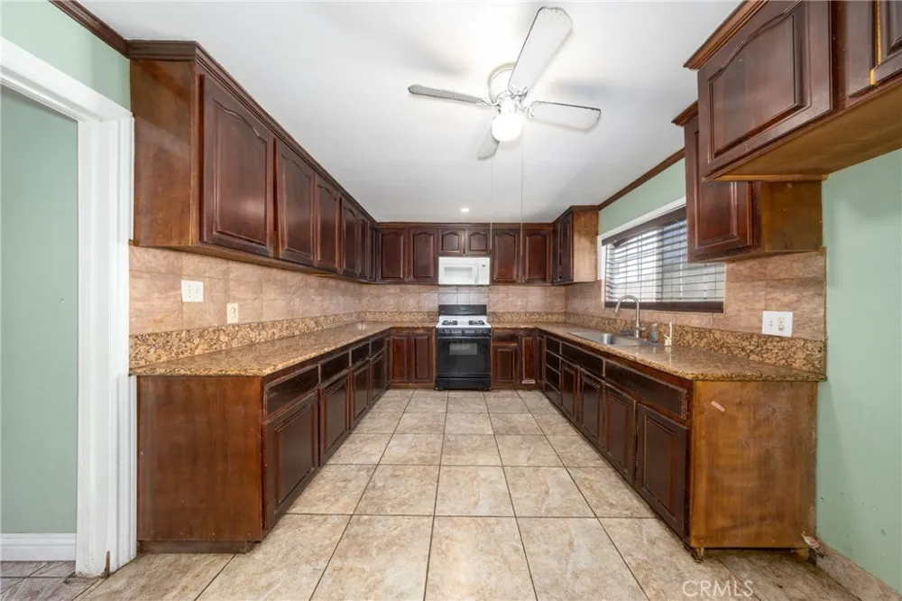 1047 Calaveras Avenue Ontario, CA 91764