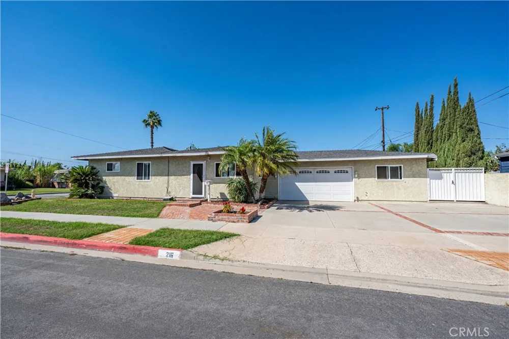 216 Coolidge Avenue Anaheim, CA 92801