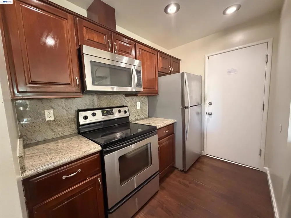 312 Robert Way Livermore, CA 94550