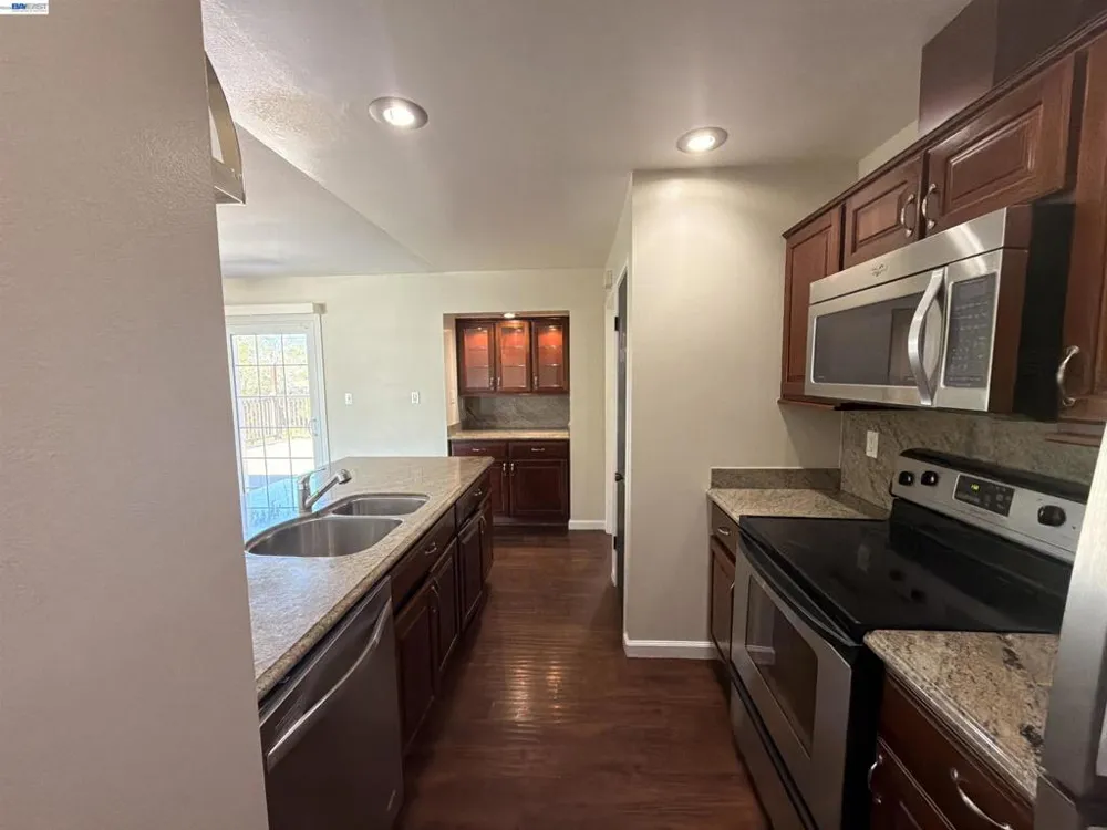 312 Robert Way Livermore, CA 94550