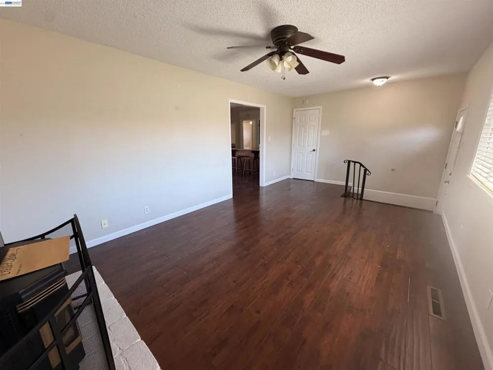 312 Robert Way Livermore, CA 94550