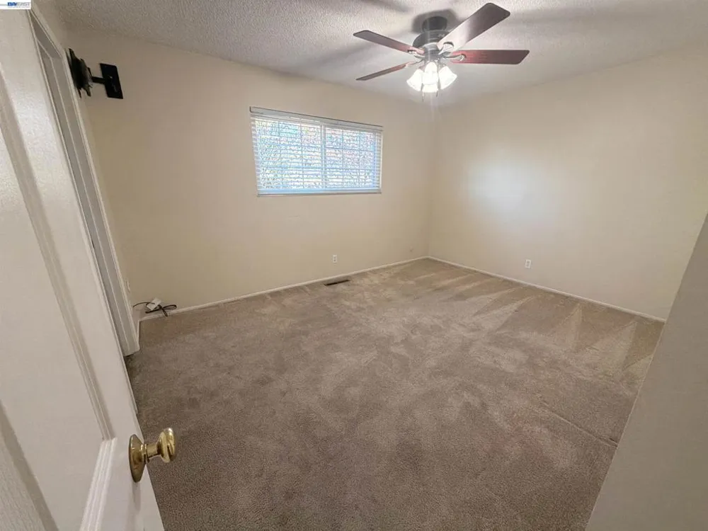 312 Robert Way Livermore, CA 94550