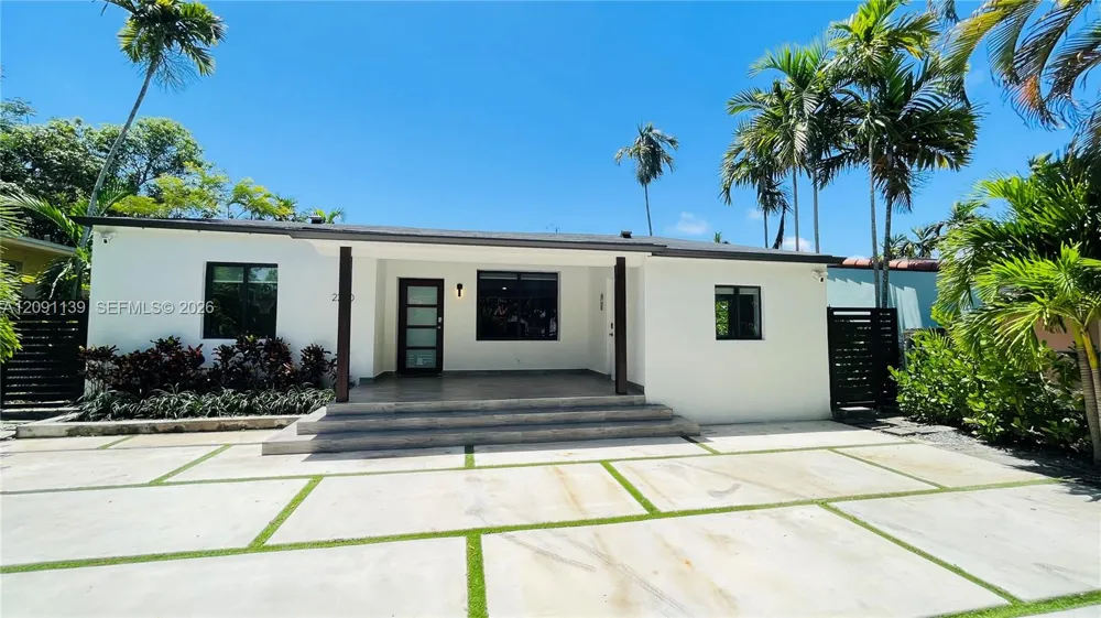 2250 SW 23rd St Miami, FL 33145