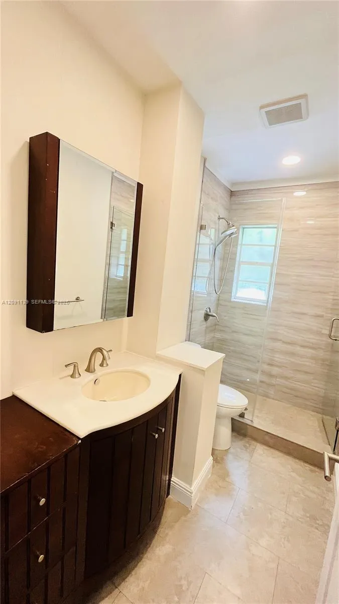 2250 SW 23rd St Miami, FL 33145