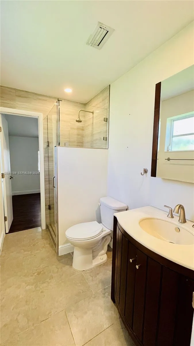 2250 SW 23rd St Miami, FL 33145