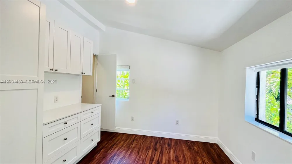 2250 SW 23rd St Miami, FL 33145