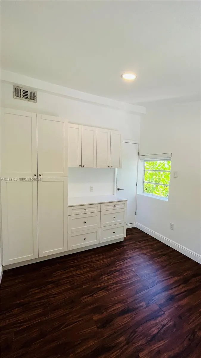 2250 SW 23rd St Miami, FL 33145