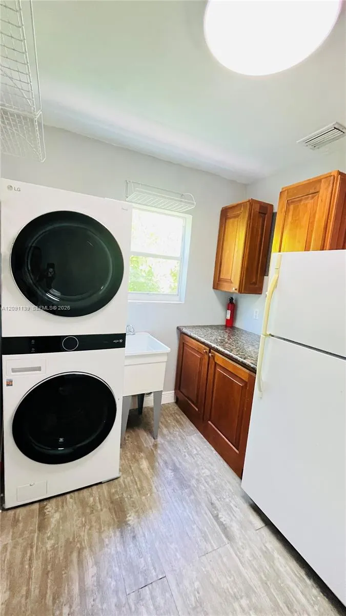 2250 SW 23rd St Miami, FL 33145