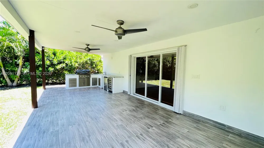 2250 SW 23rd St Miami, FL 33145