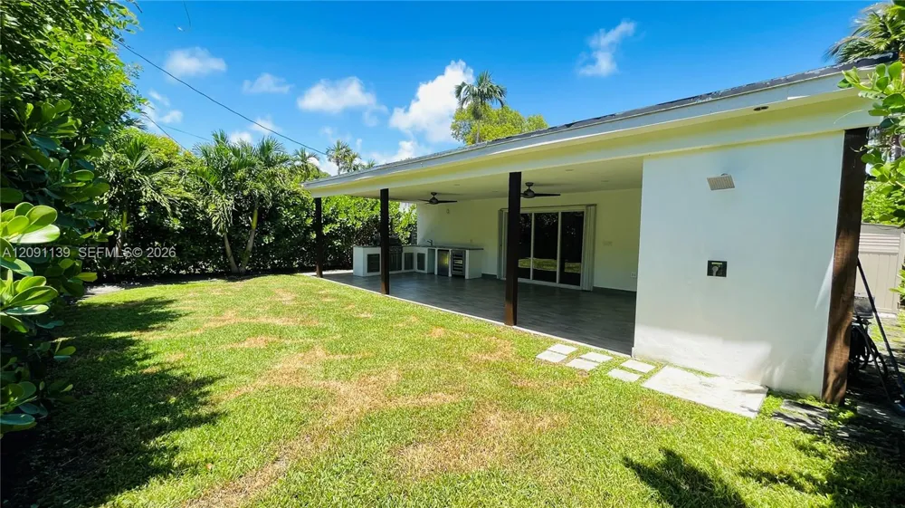 2250 SW 23rd St Miami, FL 33145