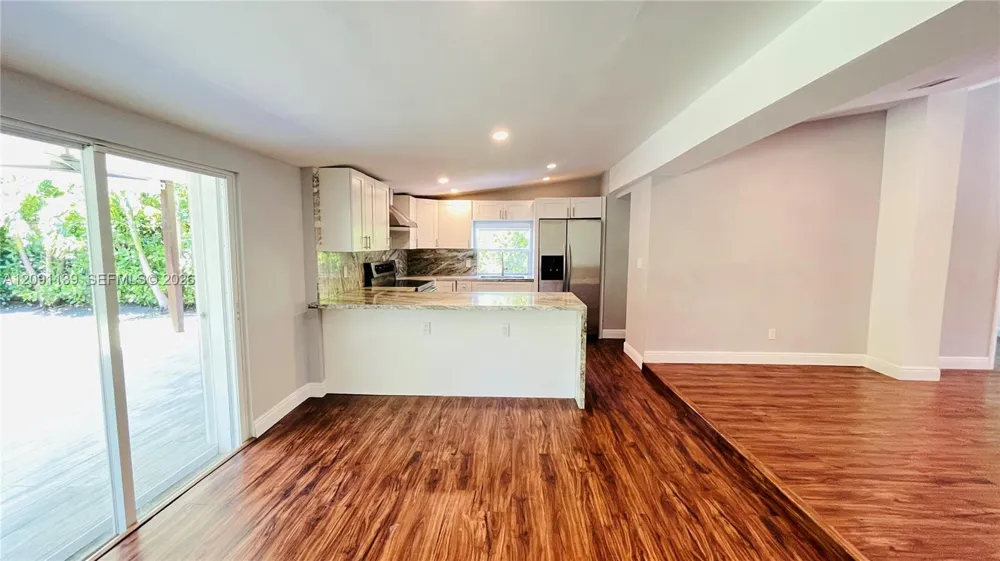 2250 SW 23rd St Miami, FL 33145