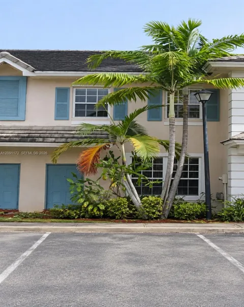 739 NW 42nd Ave