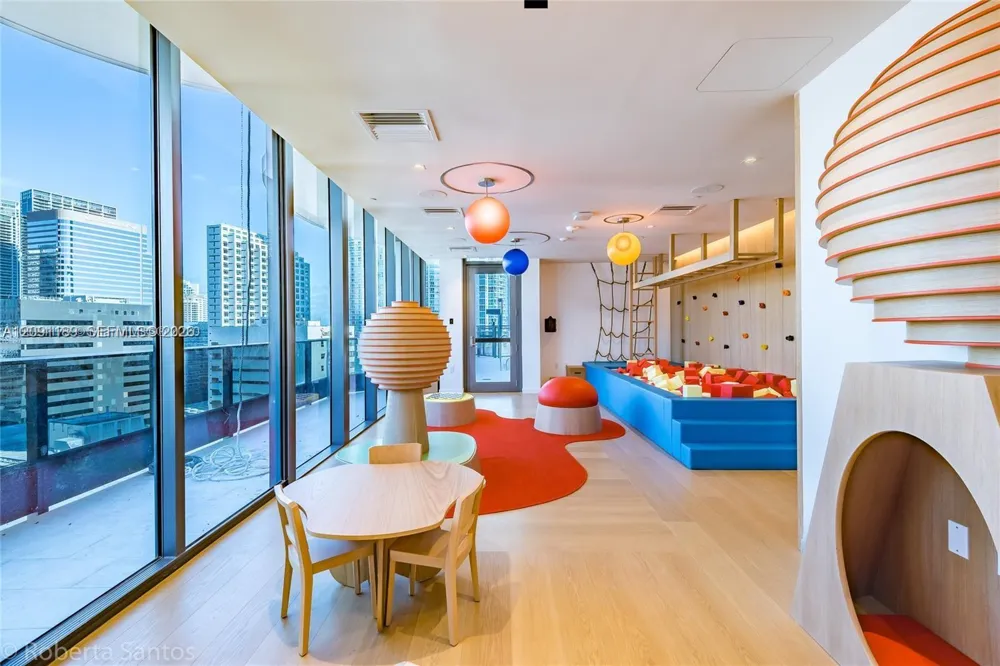 1000 Brickell Plz #3011 Miami, FL 33131