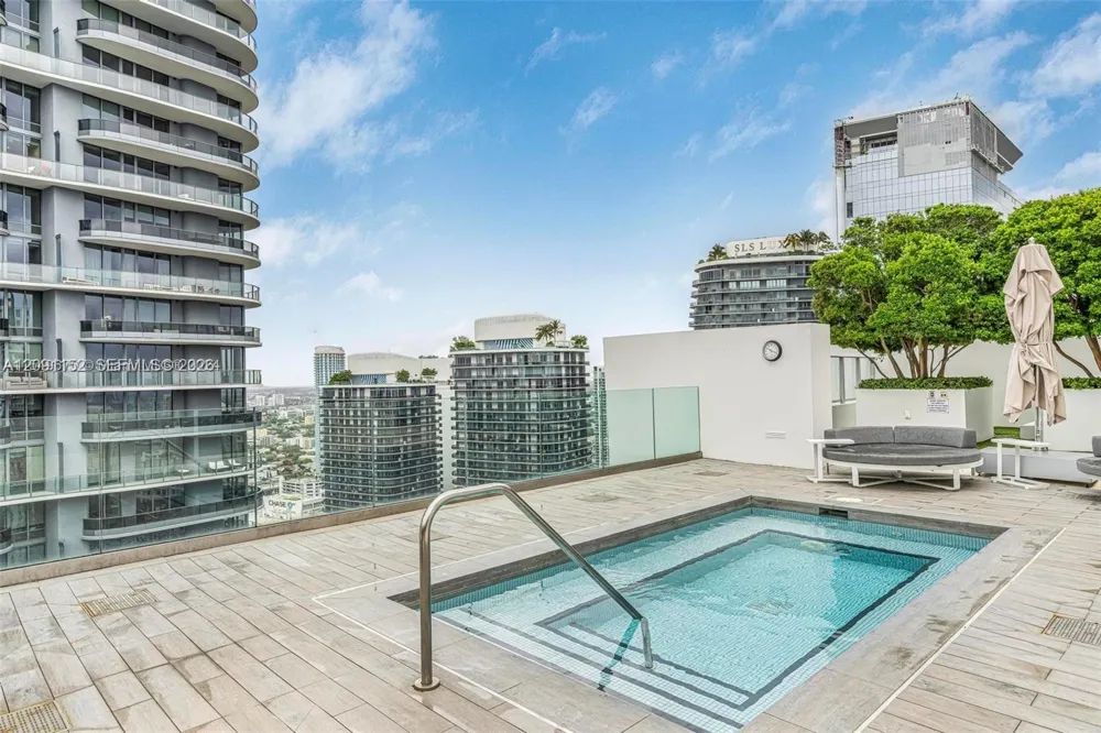 1010 Brickell Ave #1710 Miami, FL 33131