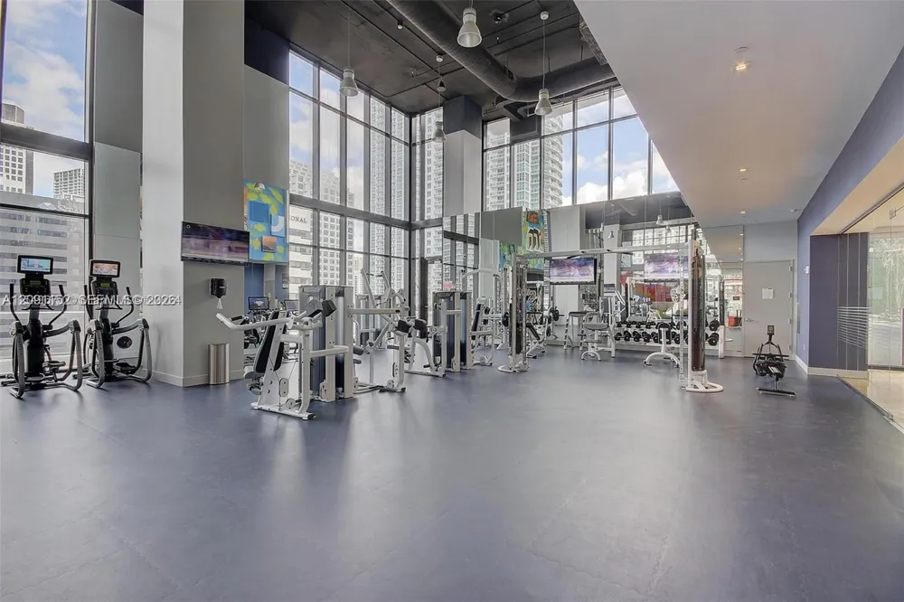 1010 Brickell Ave #1710 Miami, FL 33131