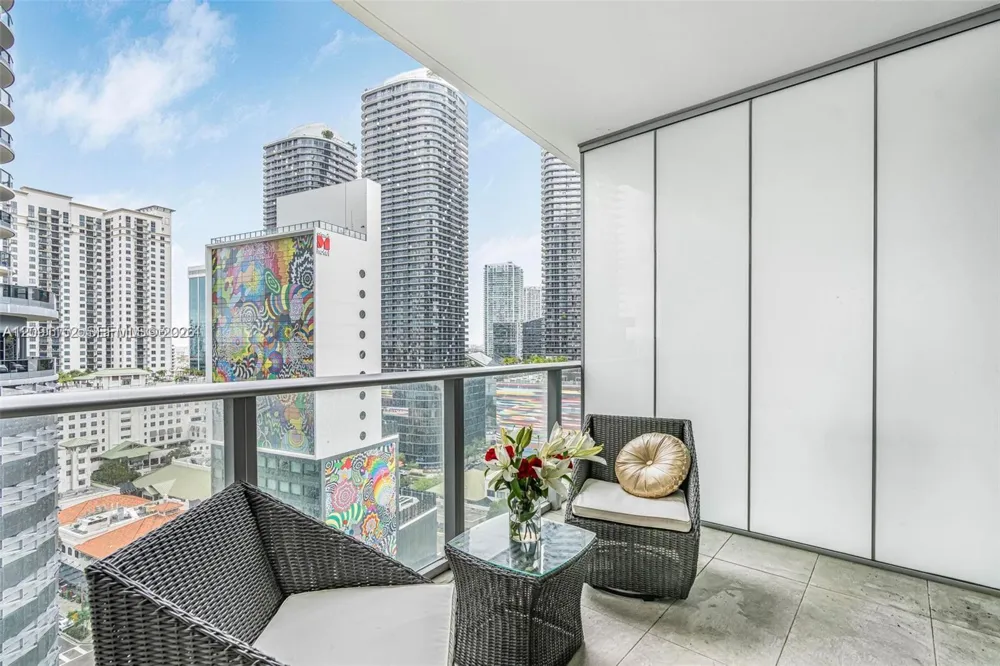1010 Brickell Ave #1710 Miami, FL 33131