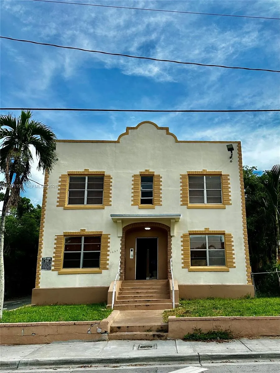 1620 NW 3rd St #5 Miami, FL 33125