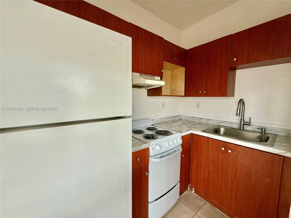 1620 NW 3rd St #5 Miami, FL 33125
