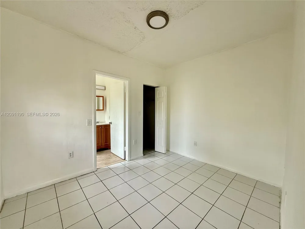 1620 NW 3rd St #5 Miami, FL 33125