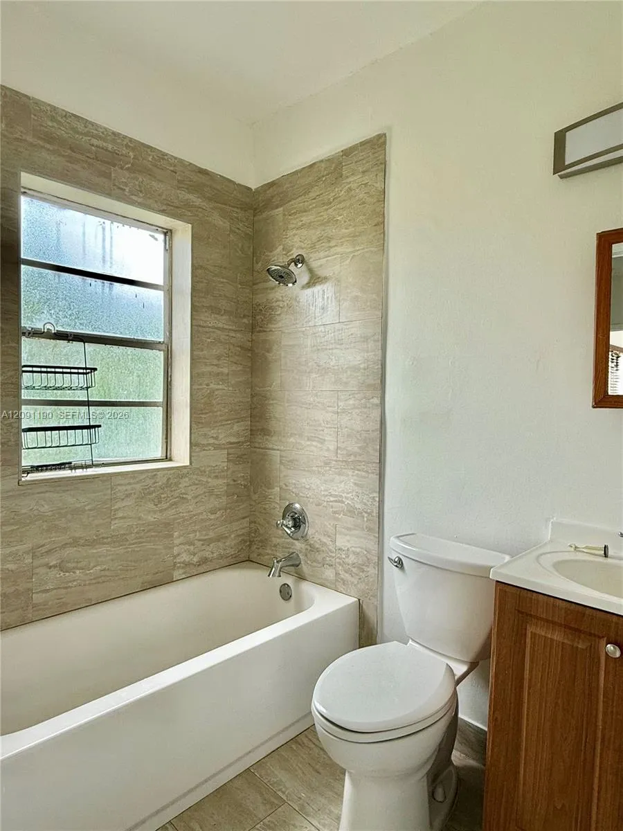 1620 NW 3rd St #5 Miami, FL 33125