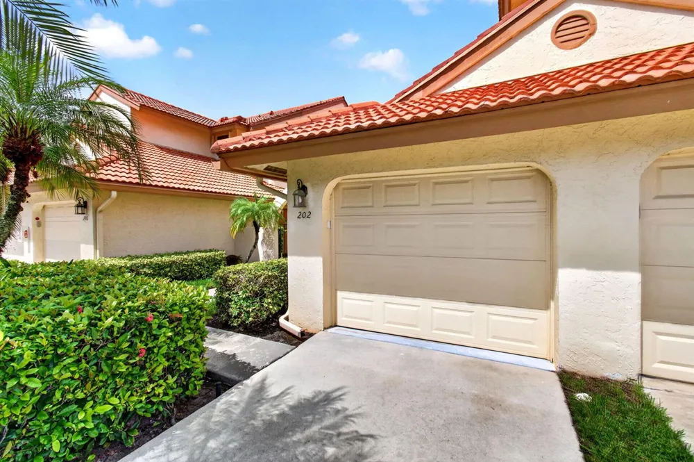 8320 Waterline Drive #202 Boynton Beach, FL 33472