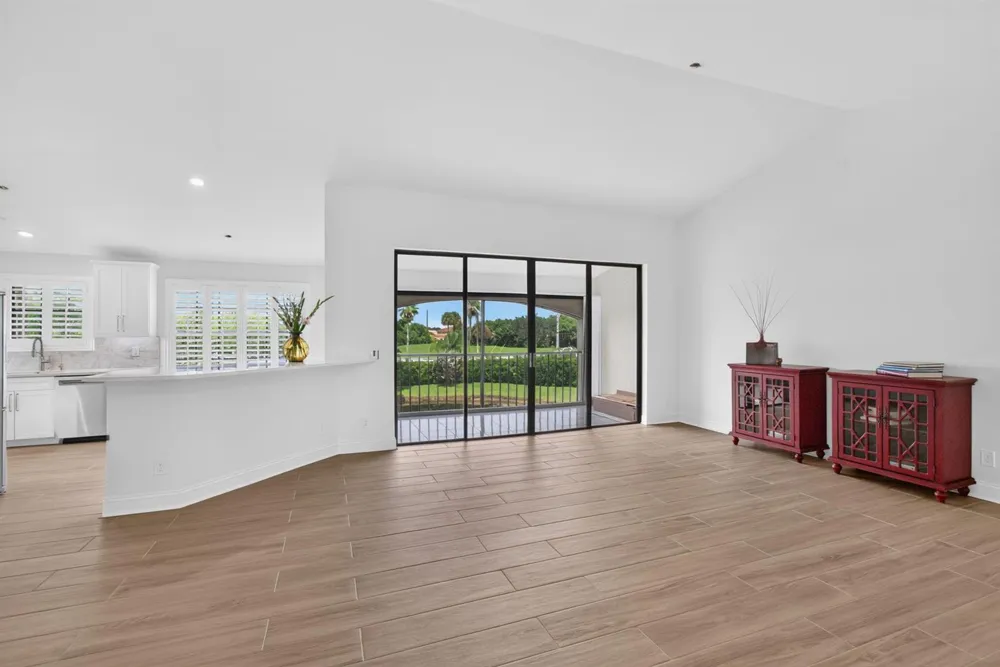 8320 Waterline Drive #202 Boynton Beach, FL 33472