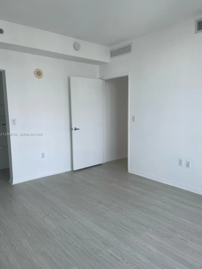 951 Brickell Ave #2803 Miami, FL 33131