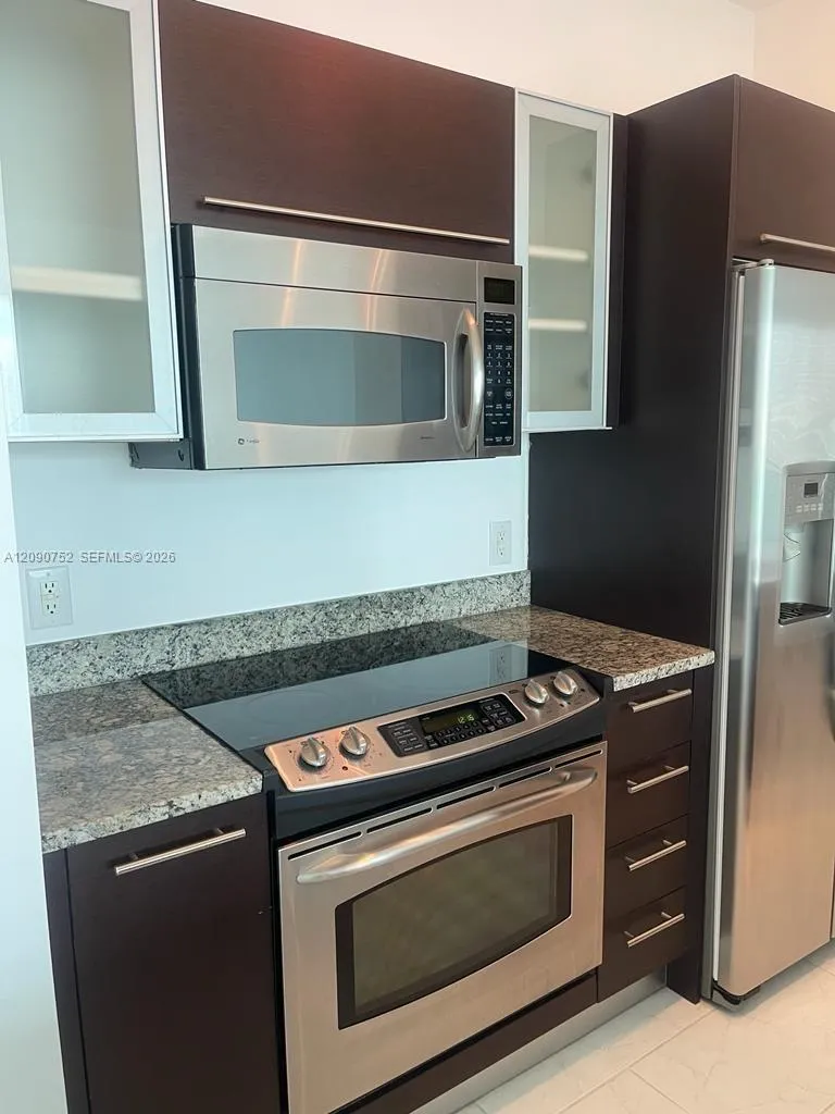 951 Brickell Ave #2803 Miami, FL 33131