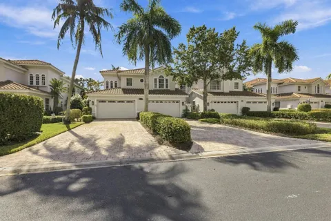 9010 Cascada Way