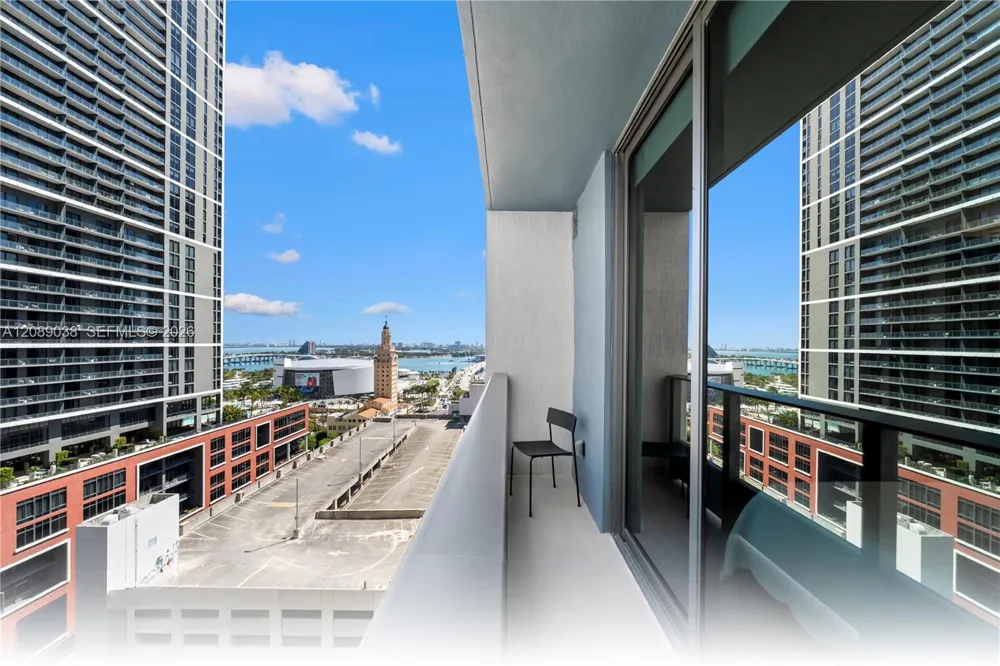121 NE 5th St #2109 Miami, FL 33132