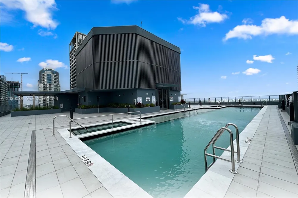 121 NE 5th St #2109 Miami, FL 33132