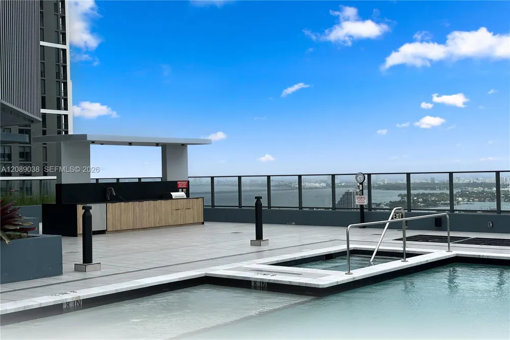 121 NE 5th St #2109 Miami, FL 33132