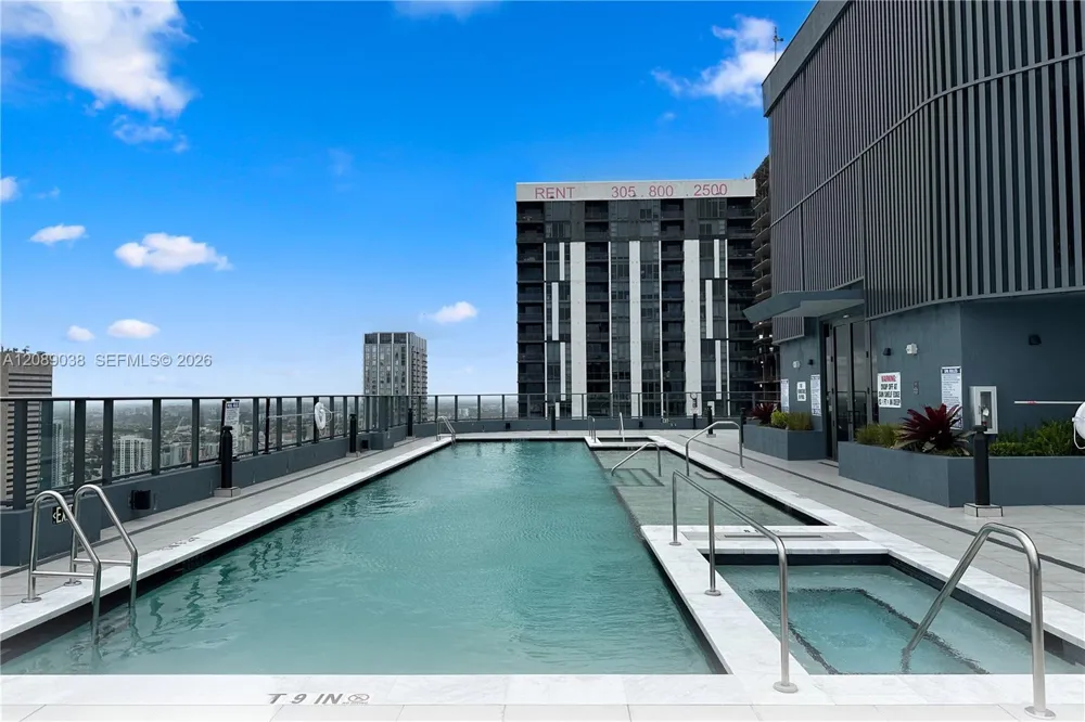 121 NE 5th St #2109 Miami, FL 33132