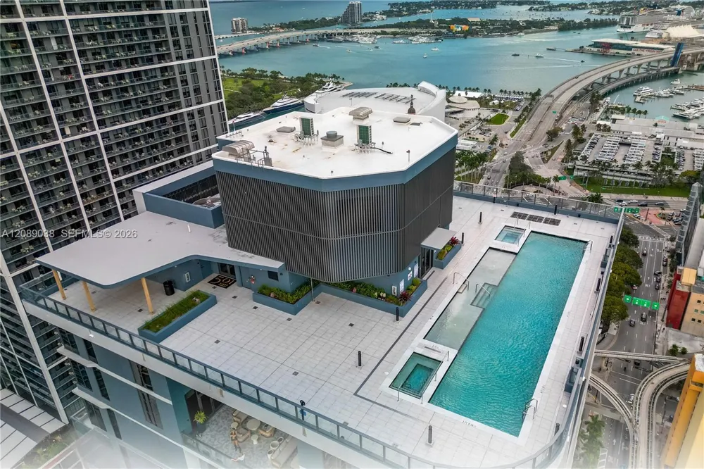 121 NE 5th St #2109 Miami, FL 33132