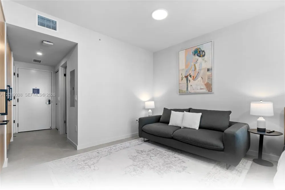 121 NE 5th St #2109 Miami, FL 33132