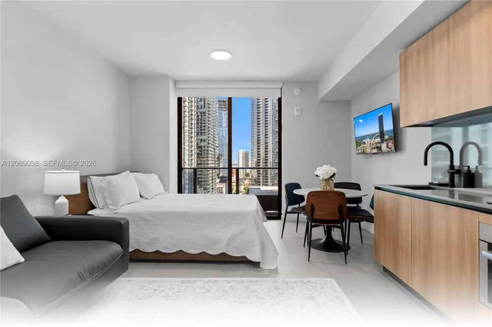 121 NE 5th St #2109 Miami, FL 33132