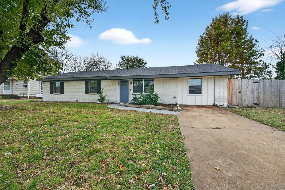 604 E Summit Street Sherman, TX 75090
