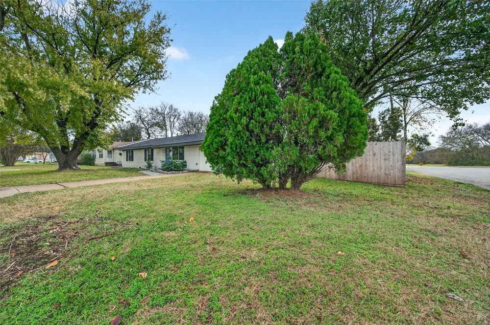 604 E Summit Street Sherman, TX 75090