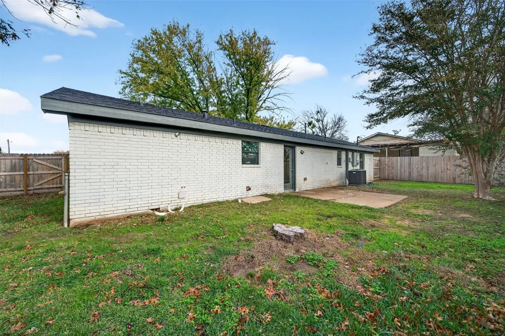 604 E Summit Street Sherman, TX 75090