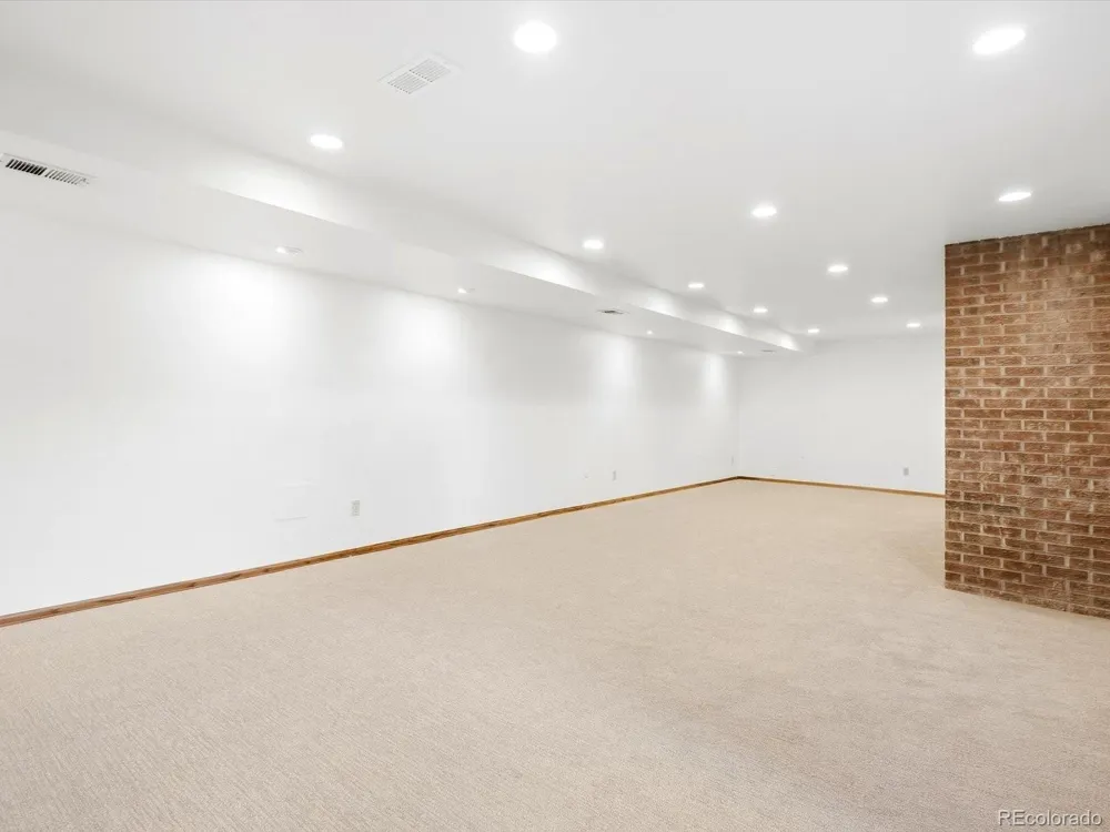 8811 Thunderbird Court Parker, CO 80134