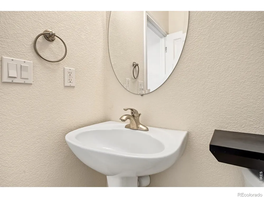 1524 Henry Court Longmont, CO 80501