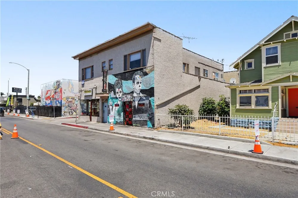 939 E 4th Long Beach, CA 90802