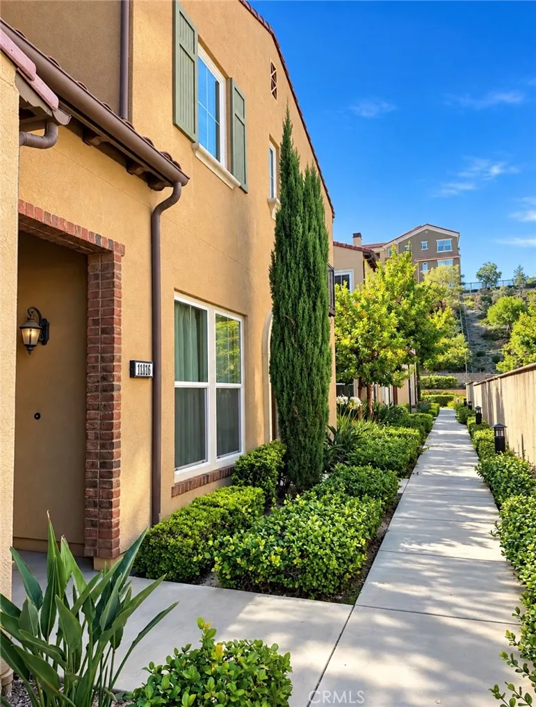 11316 Paseo La Cumbre Porter Ranch, CA 91326
