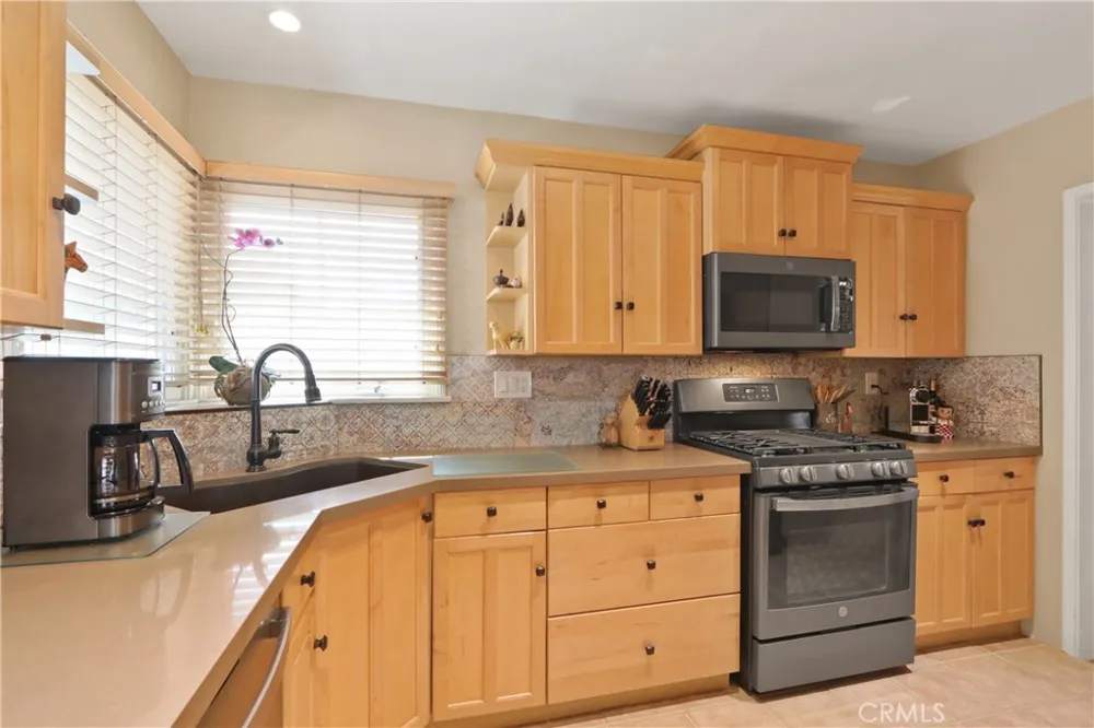 808 W 33rd Long Beach, CA 90806